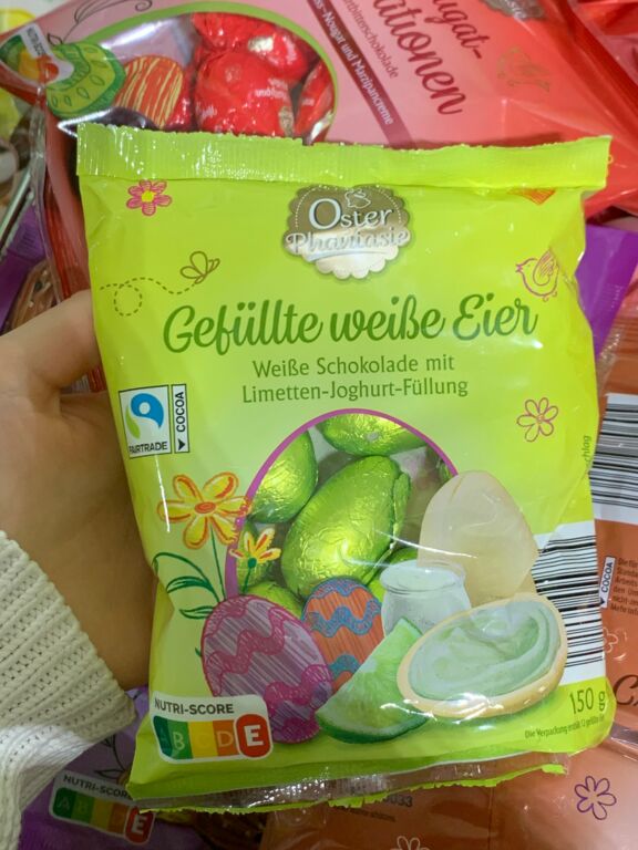 Oster Phantasie Gefüllte weiße Eier weiße Schokolade mit Limetten-Joghurt-Füllung