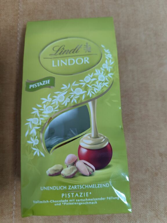 Lindt LINDOR Pistazie UNENDLICH ZARTSCHMELZEND 10 Stück 137 g